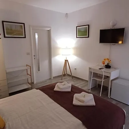 Neferprod - Is - Cam 03 *